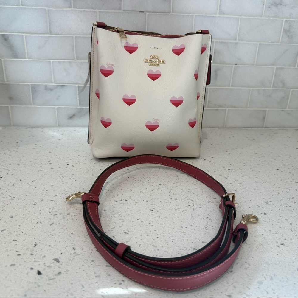 NWT Coach White & Striped Pink Heart Crossbody Bag with Card Case & Extra Strap - Picture 9 of 15